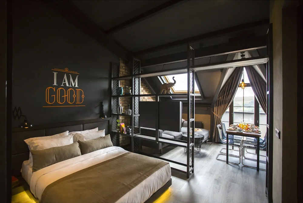 Çatı Katı Süiti (Penthouse)