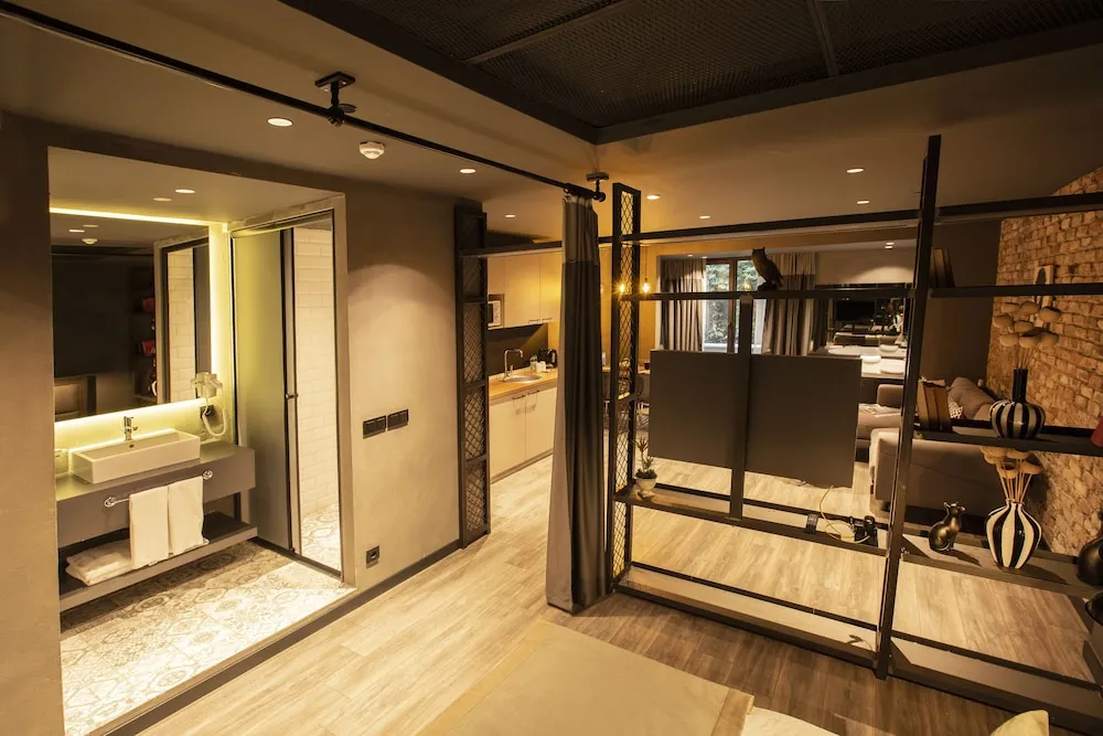 Jakuzi Suite