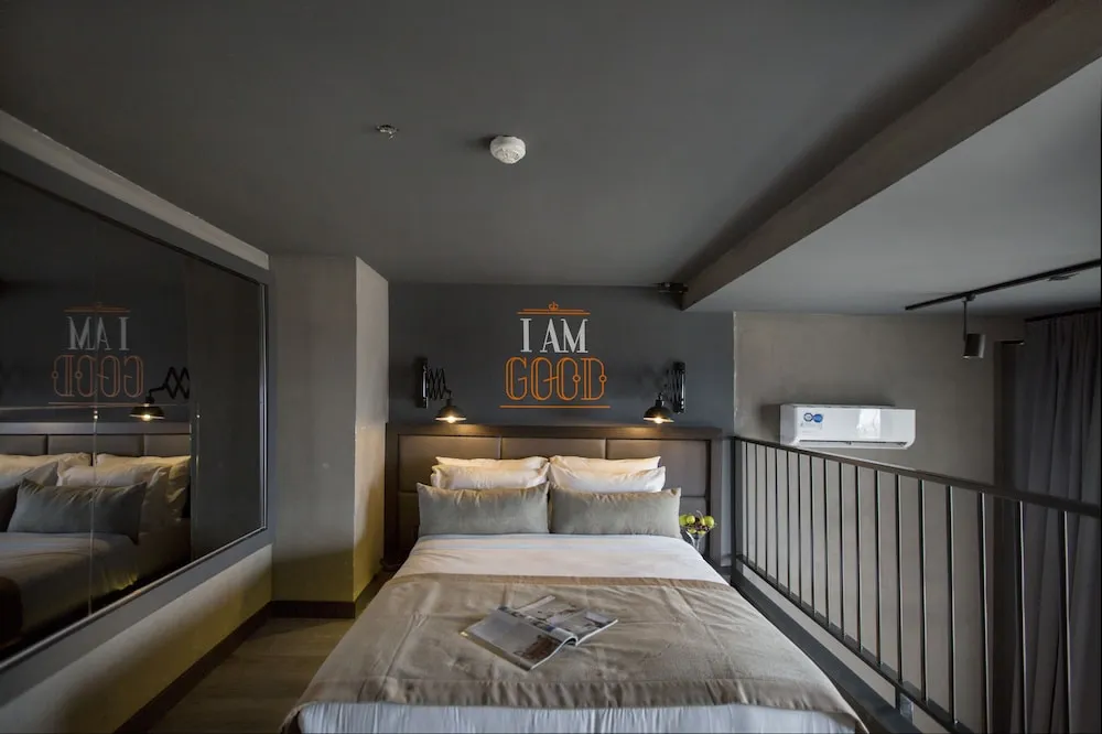 Loft Suite With Jacuzzi