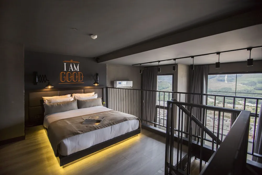 Loft Suite With Jacuzzi