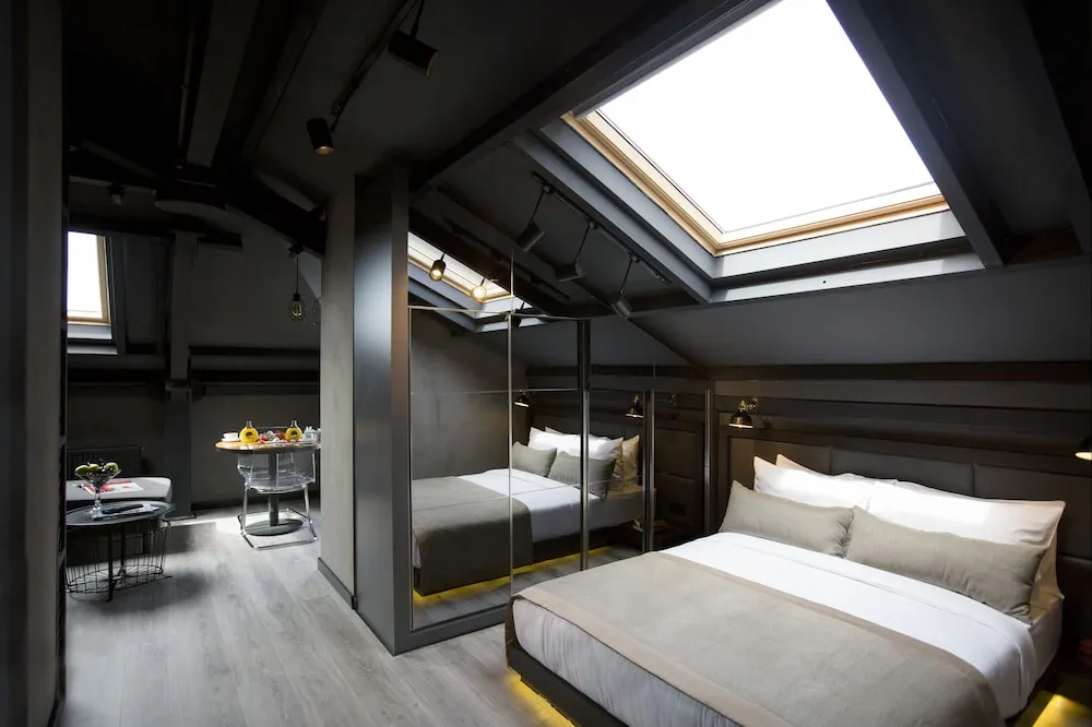 Corner Suite With Jacuzzi Sea View