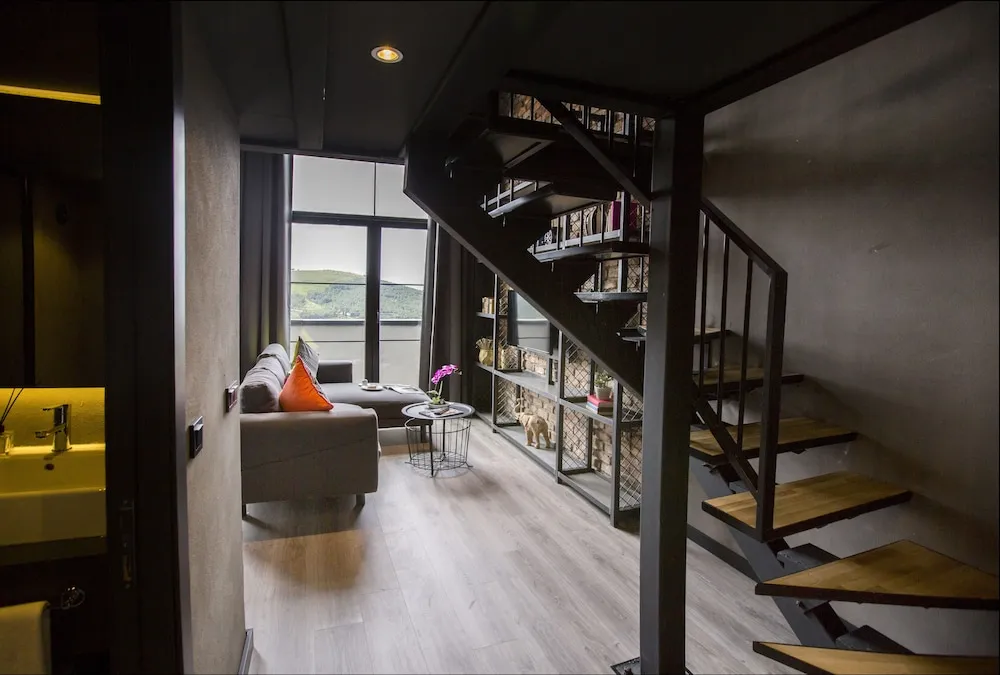 Çatı Katı (Loft)