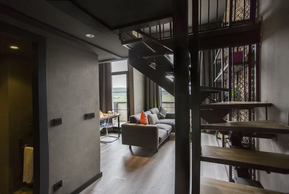 Çatı Katı (Loft)