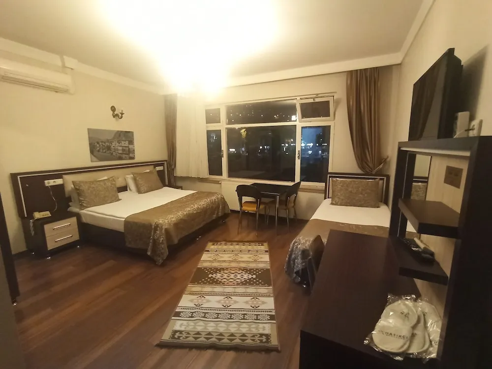 TRIPLE ROOM WITH RIVER VIEW