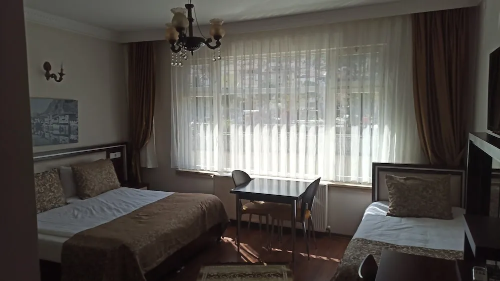 TRIPLE ROOM WITH RIVER VIEW