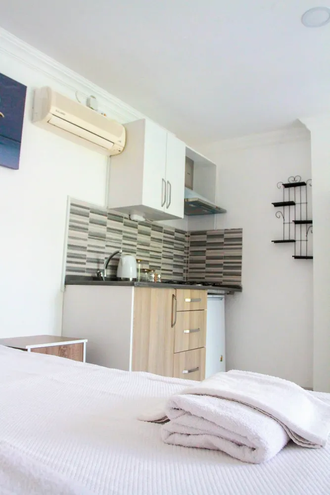 Studio Double Room with Kitchen
