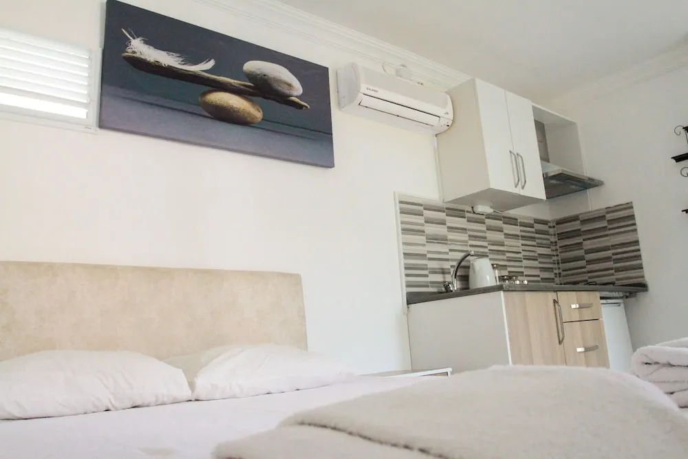 Studio Double Room with Kitchen