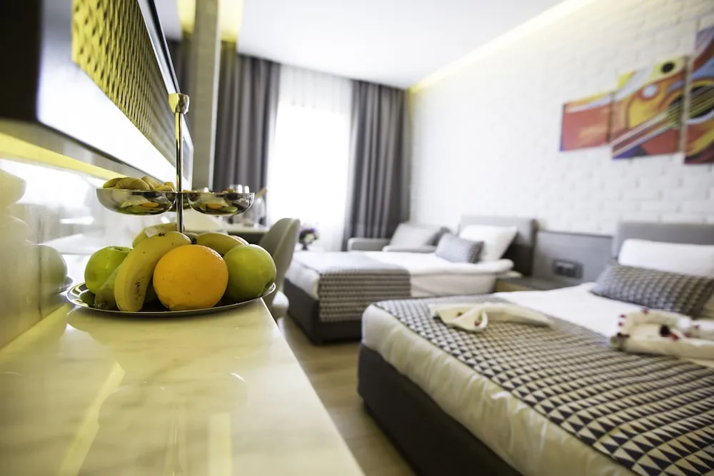 Deluxe Dört Kişilik Oda