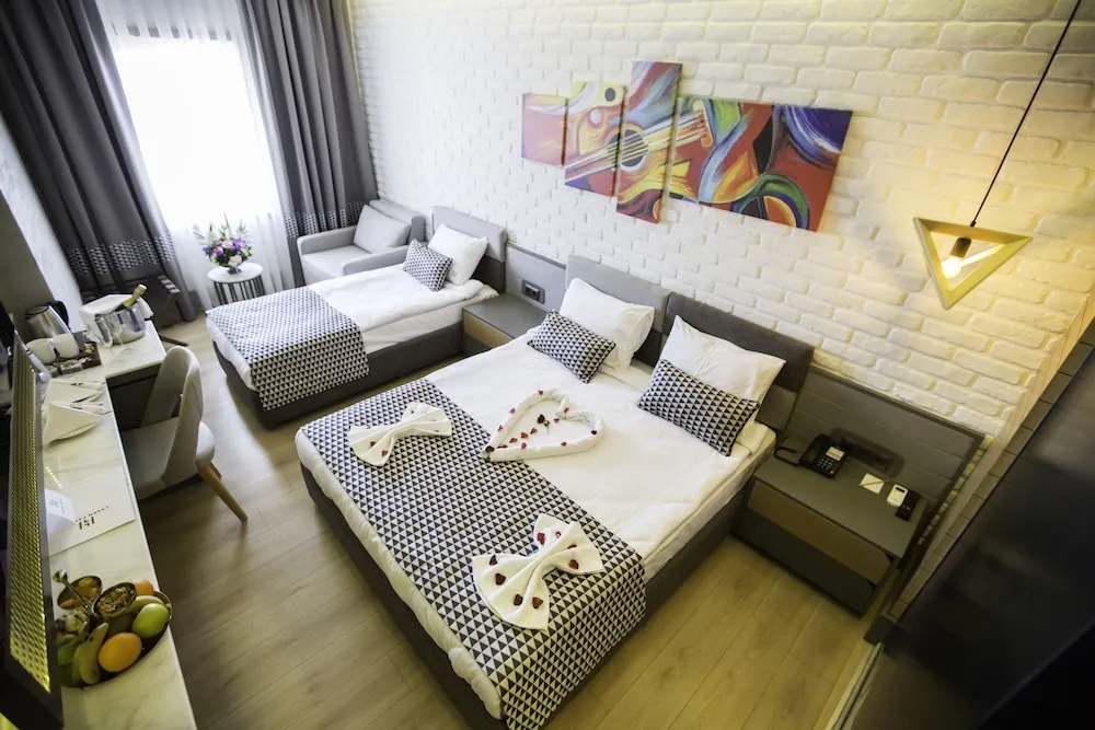 Deluxe Dört Kişilik Oda