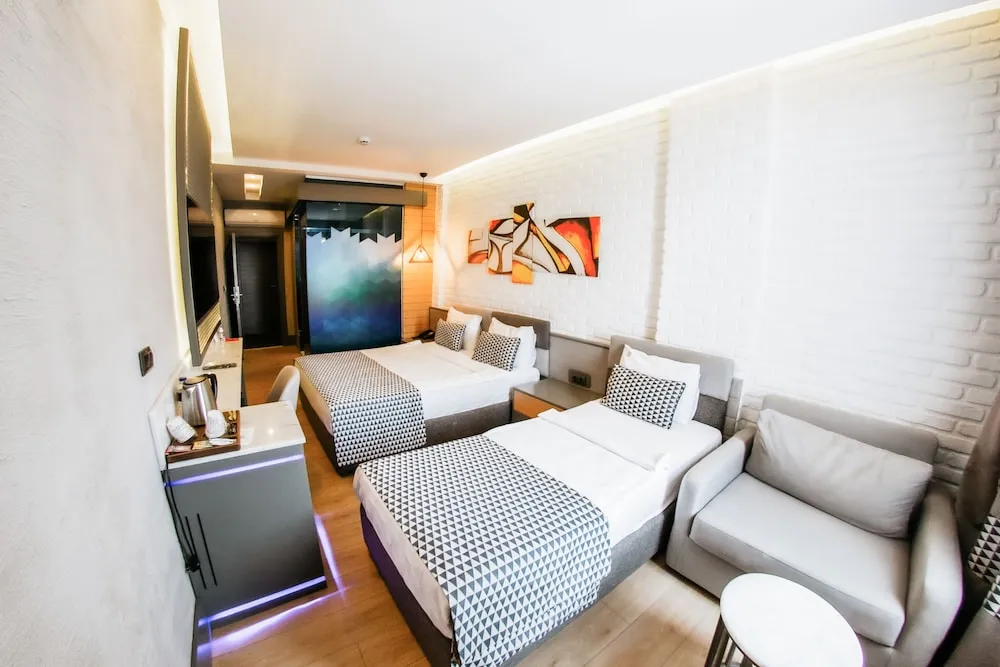 Deluxe Dört Kişilik Oda