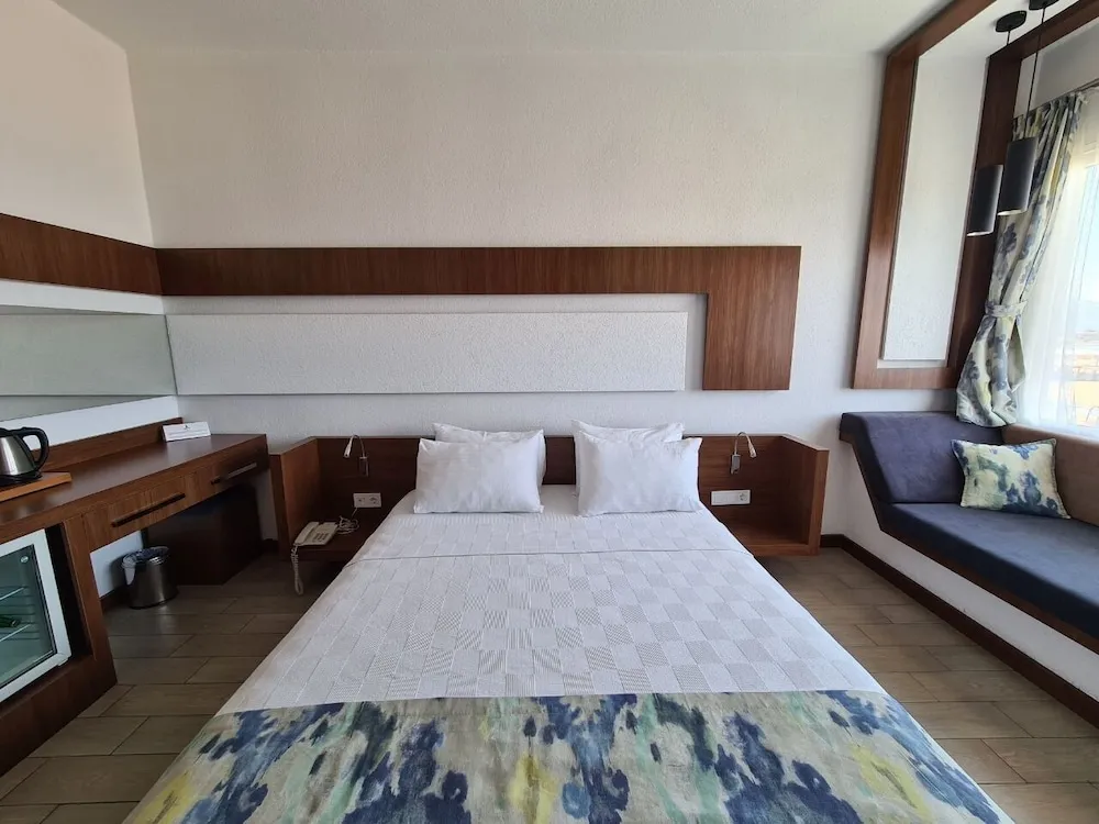 Deluxe Tek Büyük Yataklı Oda, Sigara İçilmez, Deniz Manzaralı