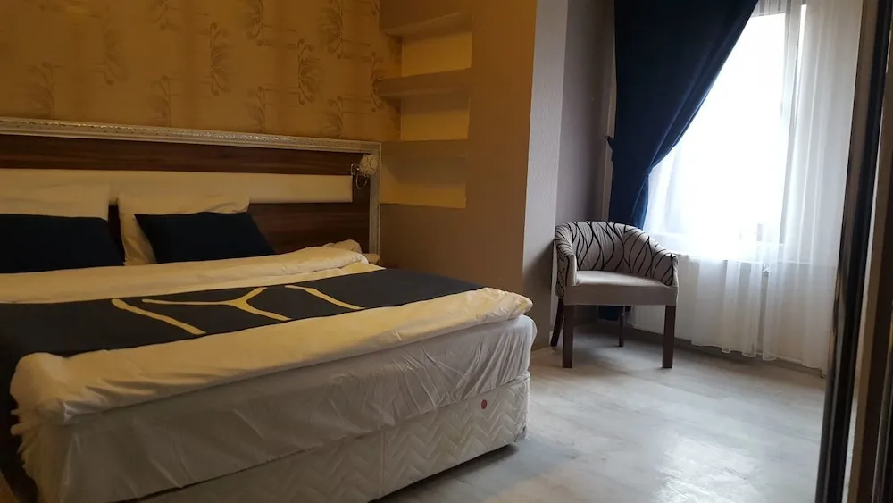 Üç Kişilik Oda