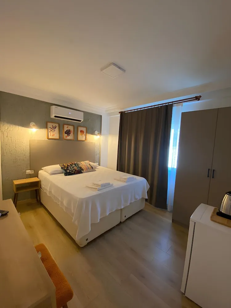 Basic Oda, Avlu Manzaralı