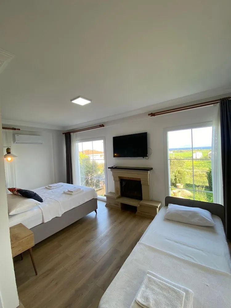 Comfort Dört Kişilik Oda, Deniz Manzaralı