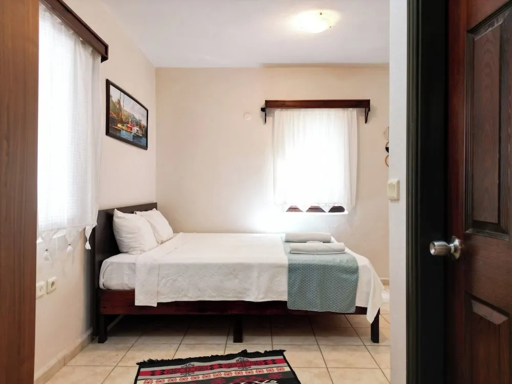 Classic Tek Büyük Yataklı Oda