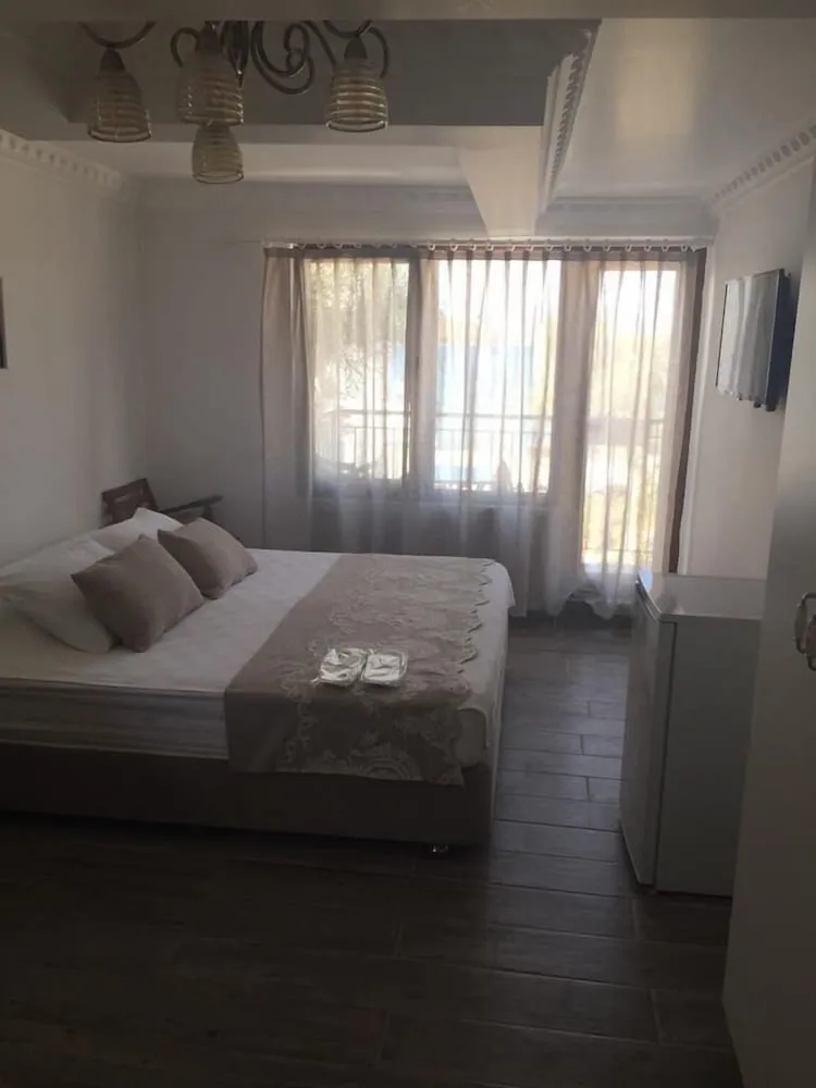 Deluxe Tek Büyük Yataklı Oda, Deniz Manzaralı