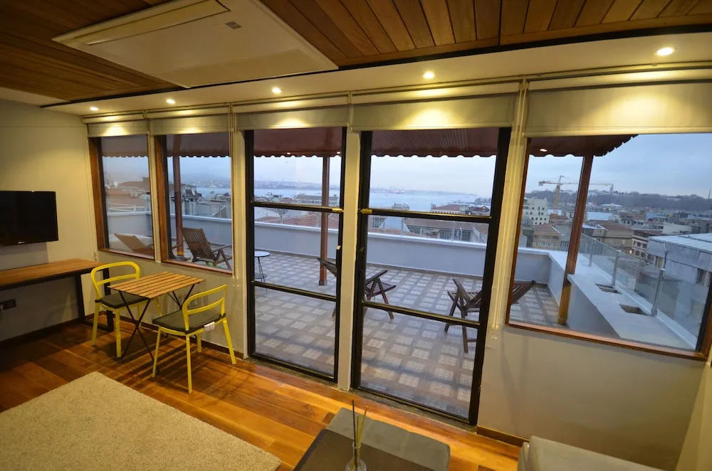 Deluxe Çatı Katı Süiti (Penthouse)