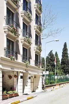 Belle Maison Hotel Residence