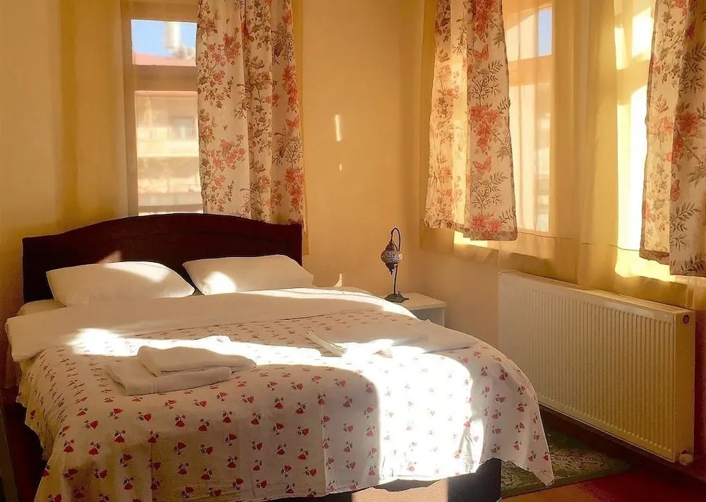 Classic Tek Büyük Yataklı Oda