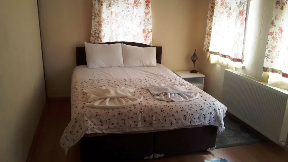 Classic Tek Büyük Yataklı Oda