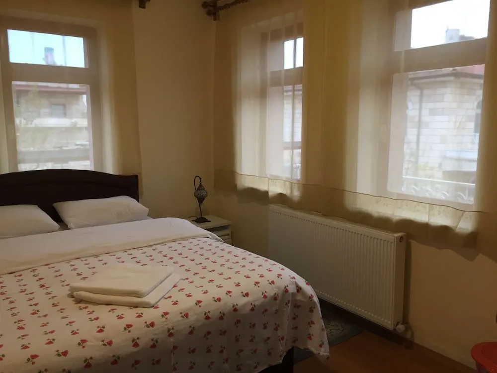 Classic Tek Büyük Yataklı Oda