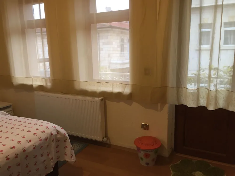 Classic Tek Büyük Yataklı Oda