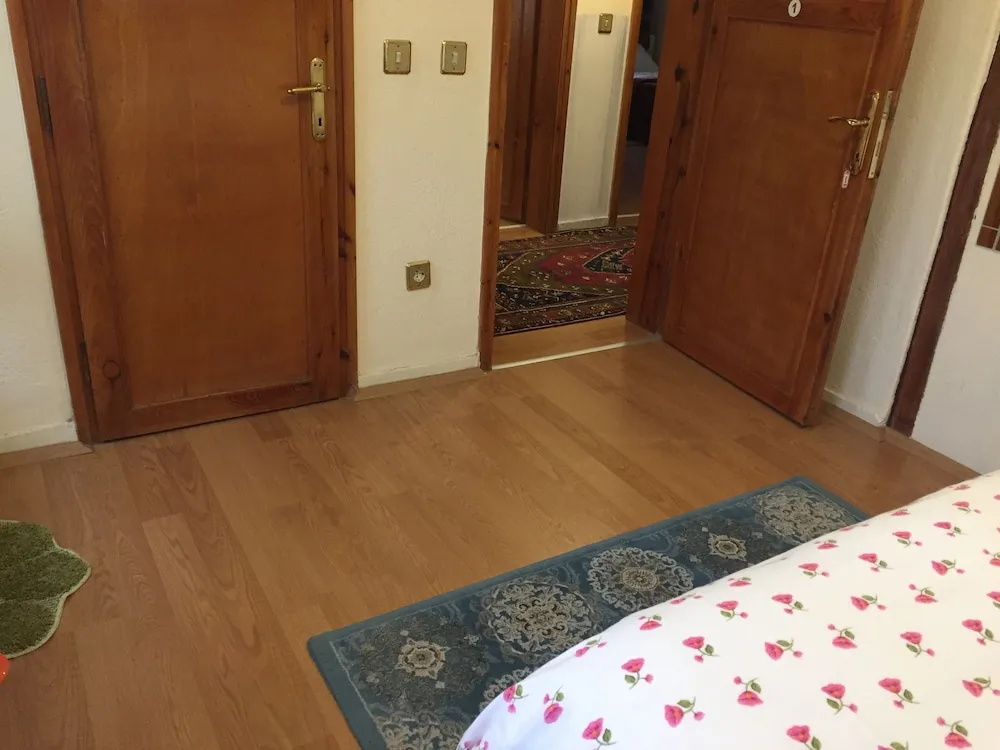 Classic Tek Büyük Yataklı Oda