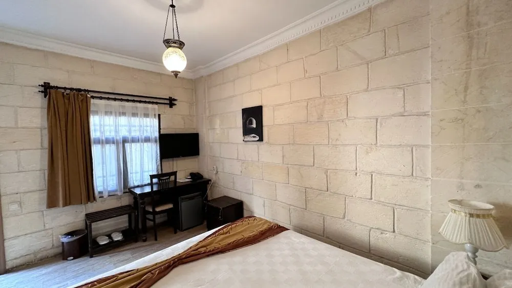 Standard Tek Büyük Yataklı Oda
