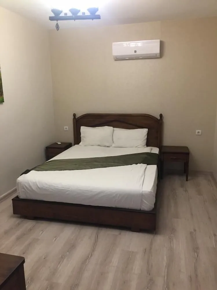 Economy Tek Büyük Yataklı Oda