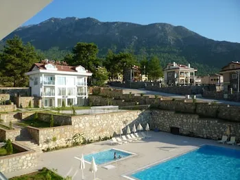 Orka Gardens Apartments