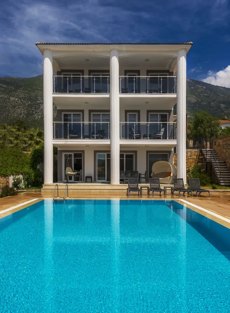 Villa, 4 Yatak Odası, Kişiye Özel Havuzlu