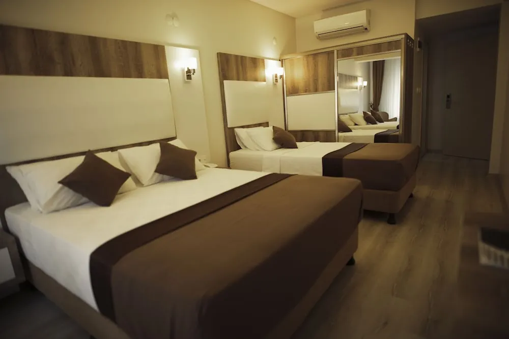 Family Üç Kişilik Oda, Birden Çok Yatak, Sigara İçilmez, Şehir Manzaralı