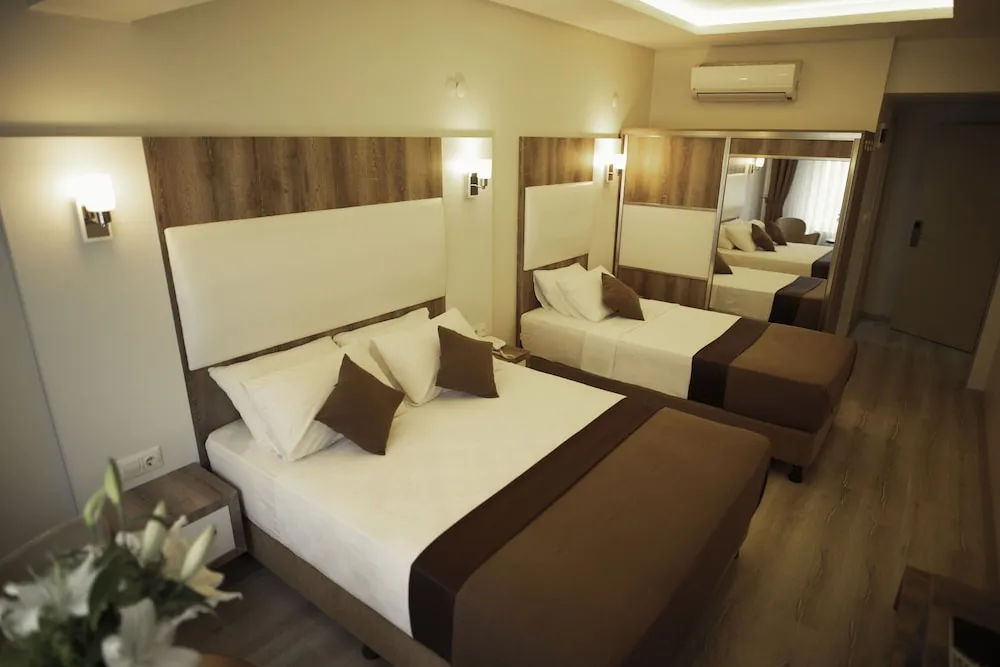 Family Üç Kişilik Oda, Birden Çok Yatak, Sigara İçilmez, Şehir Manzaralı