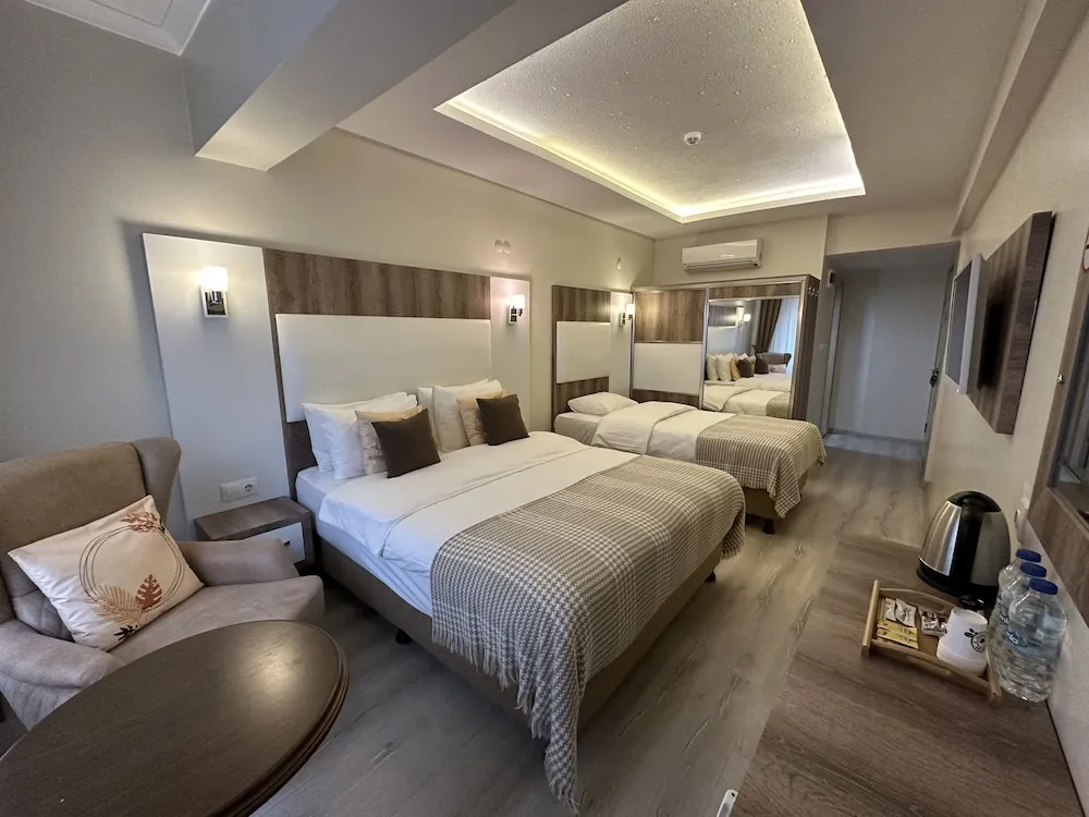 Family Üç Kişilik Oda, Birden Çok Yatak, Sigara İçilmez, Şehir Manzaralı