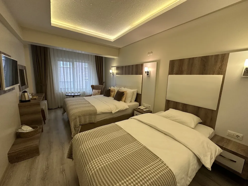 Family Üç Kişilik Oda, Birden Çok Yatak, Sigara İçilmez, Şehir Manzaralı