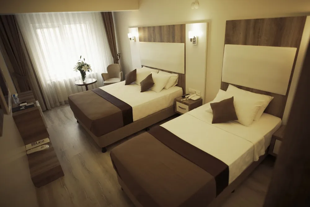 Family Üç Kişilik Oda, Birden Çok Yatak, Sigara İçilmez, Şehir Manzaralı