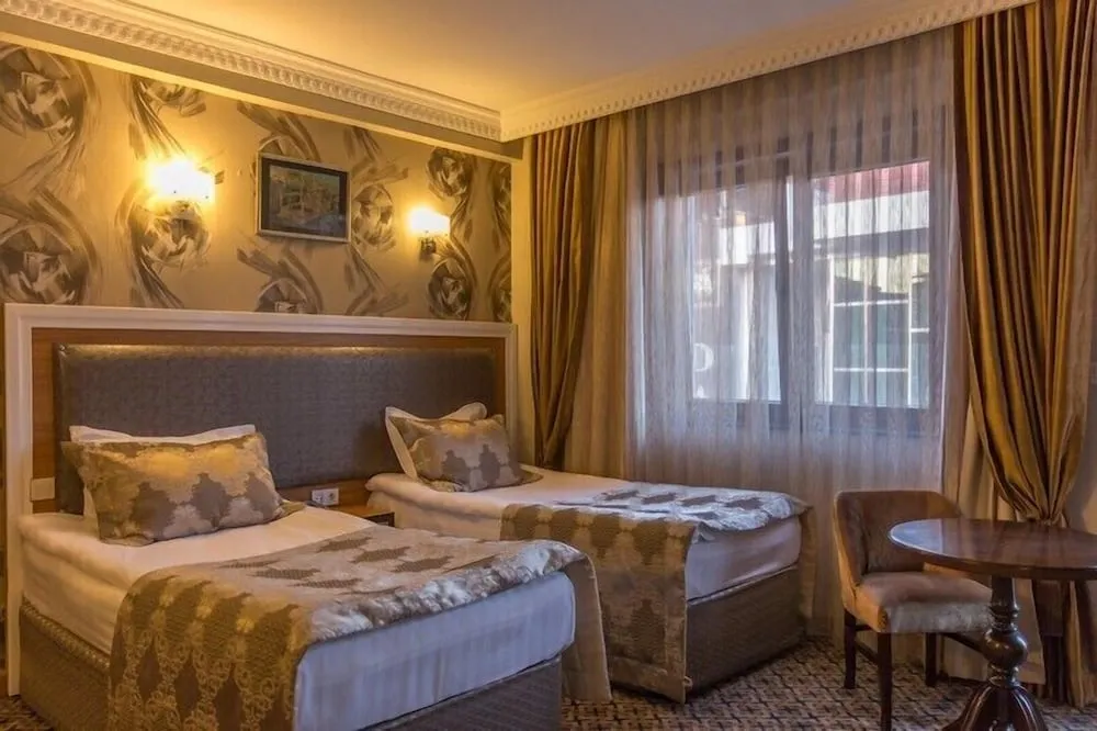 Deluxe Dört Kişilik Oda
