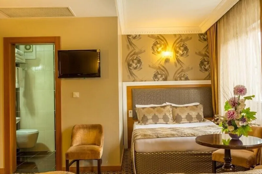 Deluxe Dört Kişilik Oda
