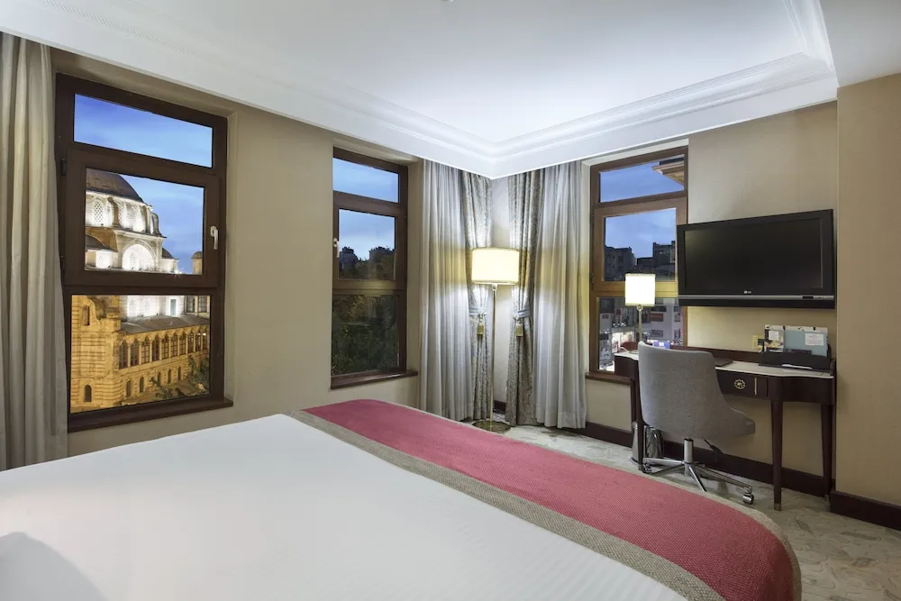 Premium Oda, 1 En Büyük (King) Boy Yatak, Sigara İçilebilir, Business Dinlenme Salonu Kullanımı