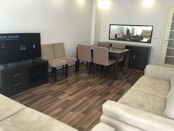 Çelik Apartments