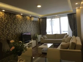Çelik Apartments