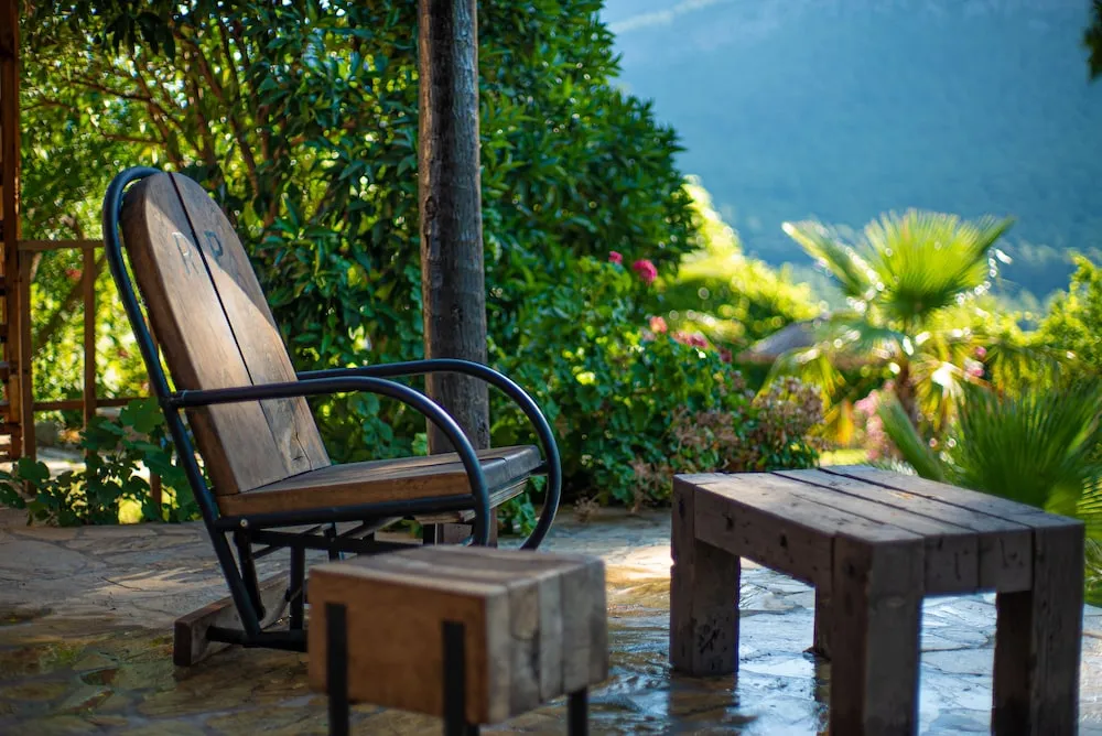 Economy Dört Kişilik Oda, Veranda, Bahçe Manzaralı