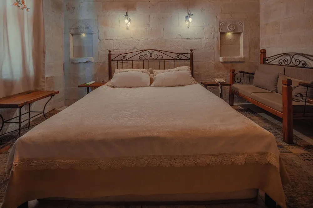 Double Stone Room