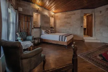 Aydınlı Cave House