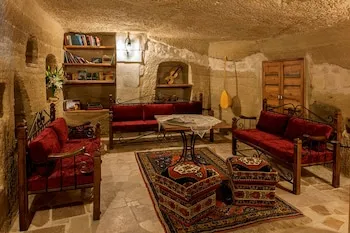 Aydınlı Cave House