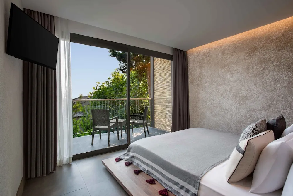 Premium Family Connection Partially Sea View