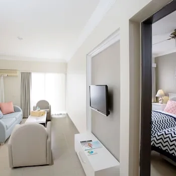 Paloma Marina Suites - Adult Only