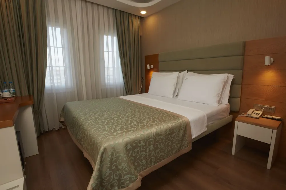 Tek Büyük veya İki Ayrı Yataklı Oda