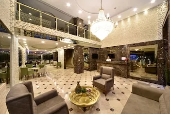 Pelican House Hotel