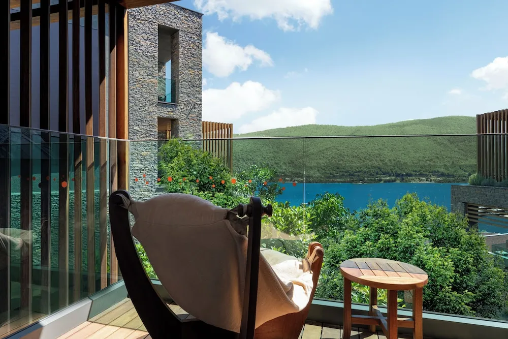 Superior Land View
